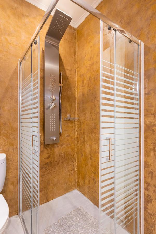 Fiera Luxury Apartments. Кокарі Екстер'єр фото